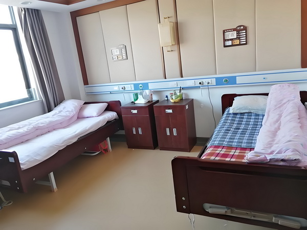 在深圳入户_当下最大的话题，《731》还上不上 报一附楼复医医康院将申级中
