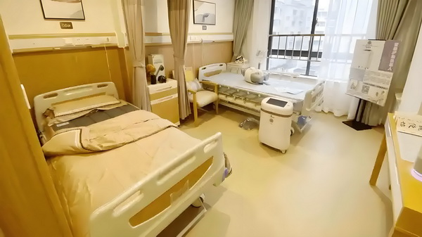 深圳户口调干_电影《南京照相馆》票房破4亿 电影南京照陪伴